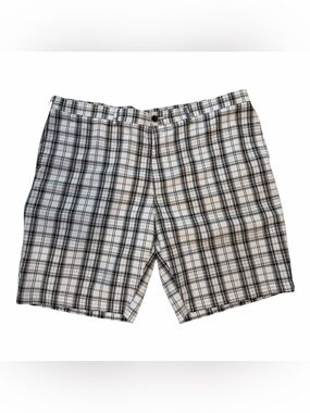Haggar H26 Men's Black & White Plaid Flat Front Shorts 44”